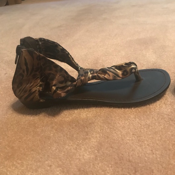 Sandals - Picture 2 of 4